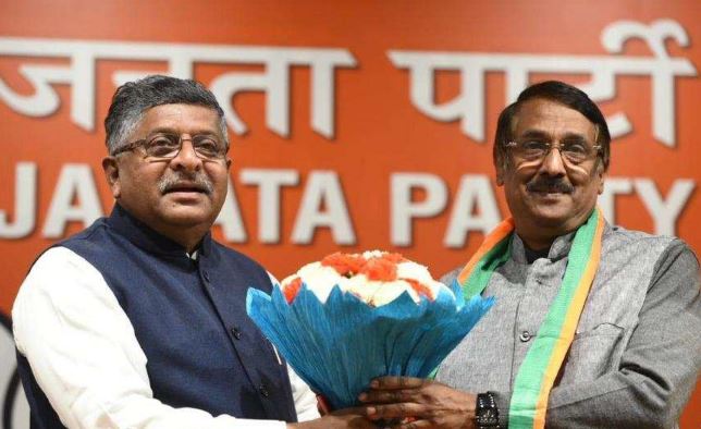 केरल में भाजपा को मिला बड़ा नेता - टॉम वडक्कन ने छोड़ा कांग्रेस का साथ