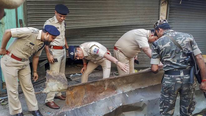 low-intensity bomb blast in kolkata