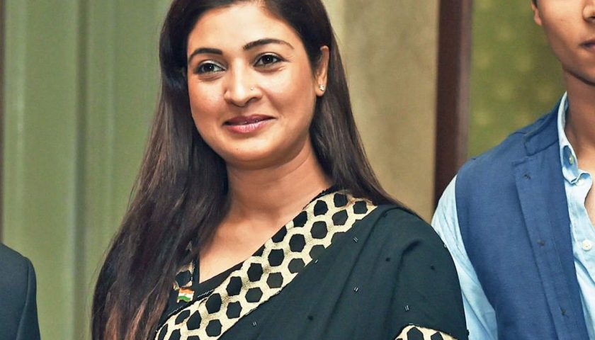 अलका लांबा नहीं छोड़ेगीं आप