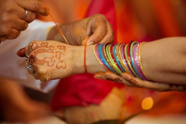 कलावा क्यों बाँधा जाता