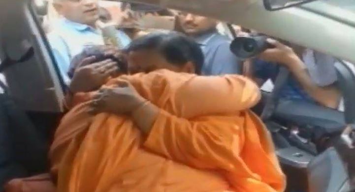 जब रोई साध्वी-साध्वी मिलकर