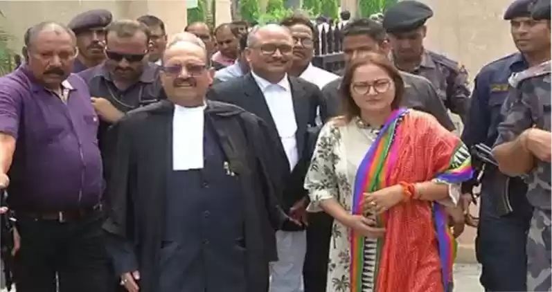 आजम खान के खिलाफ जयाप्रदा
