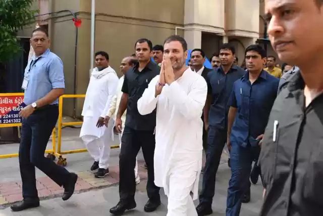 कोर्ट में राहुल गांधी