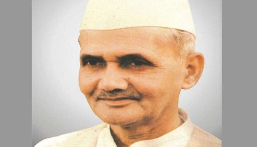 जानियें लाल बहादुर शास्त्री के बारे में, जिनका नारा आज भी है सार्थक और सटीक 'जय जवान जय किसान'