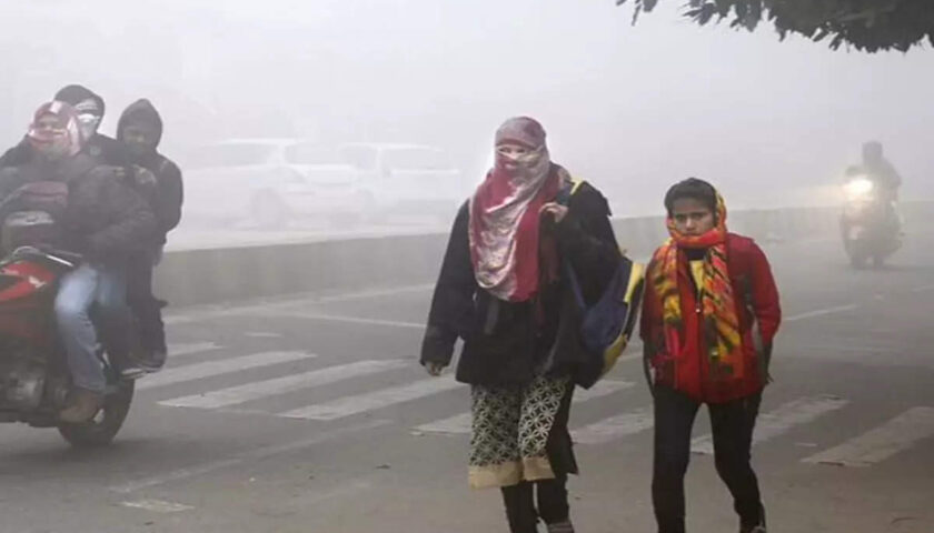 उत्तर प्रदेश में पड़ने लगी कड़ाके की ठंड, तापमान में हो रहा तेजी से बदलाव