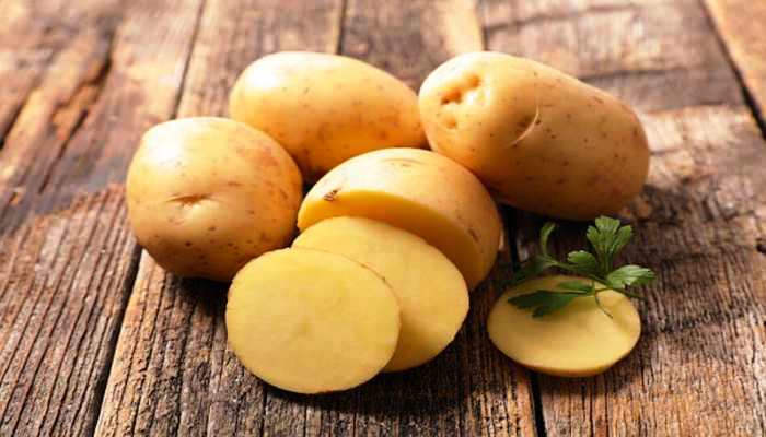 आलू खाने के जानियें क्या होते है फायदें और नुकसान, क्या होती है मदद