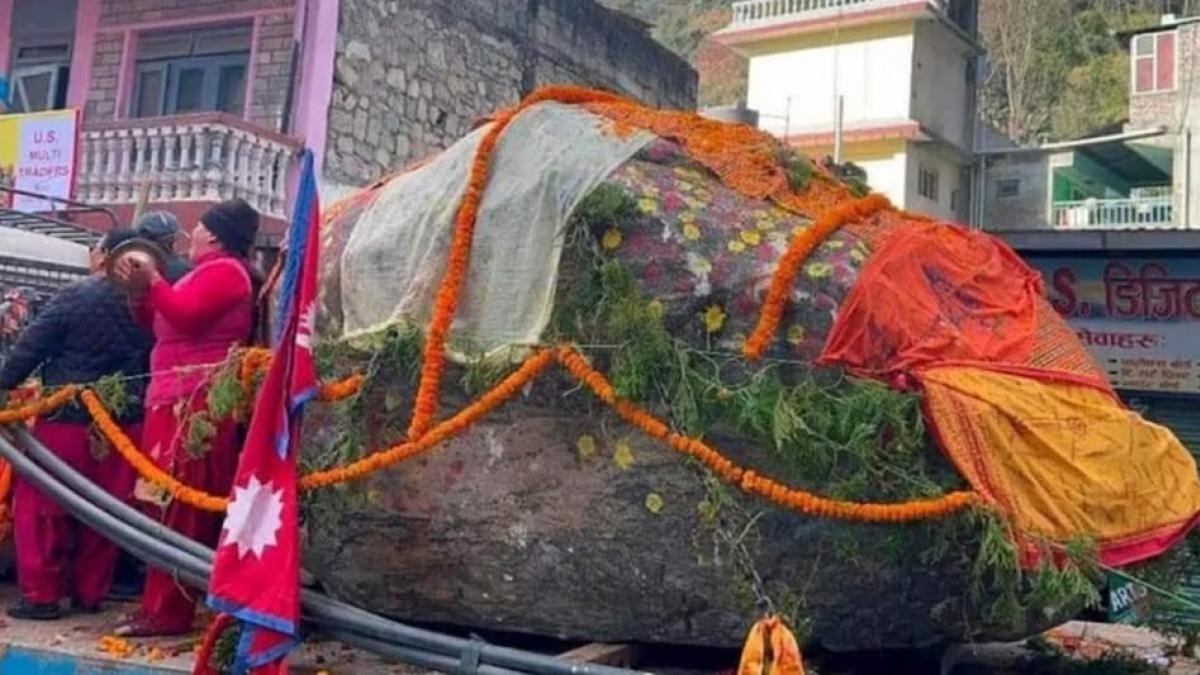 अयोध्या पहुंची शालिगराम शिला, भगवान की तरासी जाएगी मूर्ती, इतना है वजन