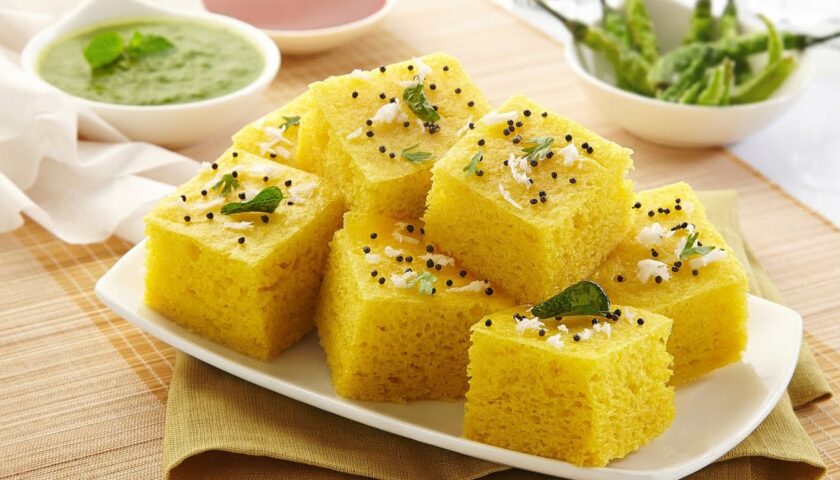 इस तरह घर पर बनाएं गुजराती ढोकला, खाकर मन हो जाएगा प्रसन्न, पढ़िये