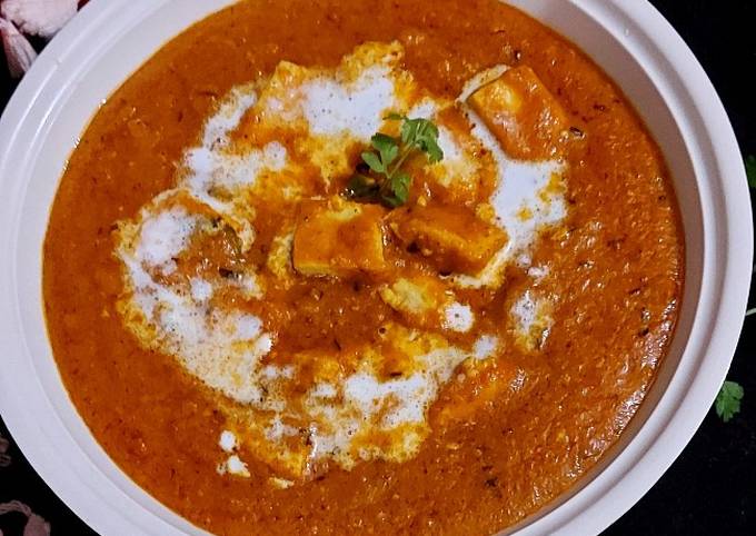 घर पर बनाएं पनीर मखनी, अलग डिश खाकर आ जाएगा मजा