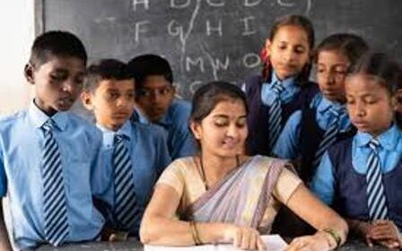 अब शिक्षामित्रों अपने ही जिले कर पाएंगे स्थानांतरण, पढ़िये खबर